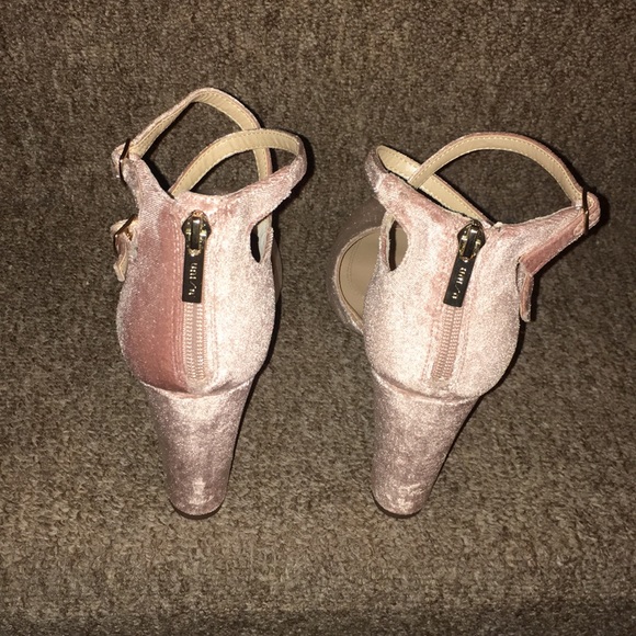 💖NWT Unisa Pearci Blush Velvet Pump - Picture 7 of 16